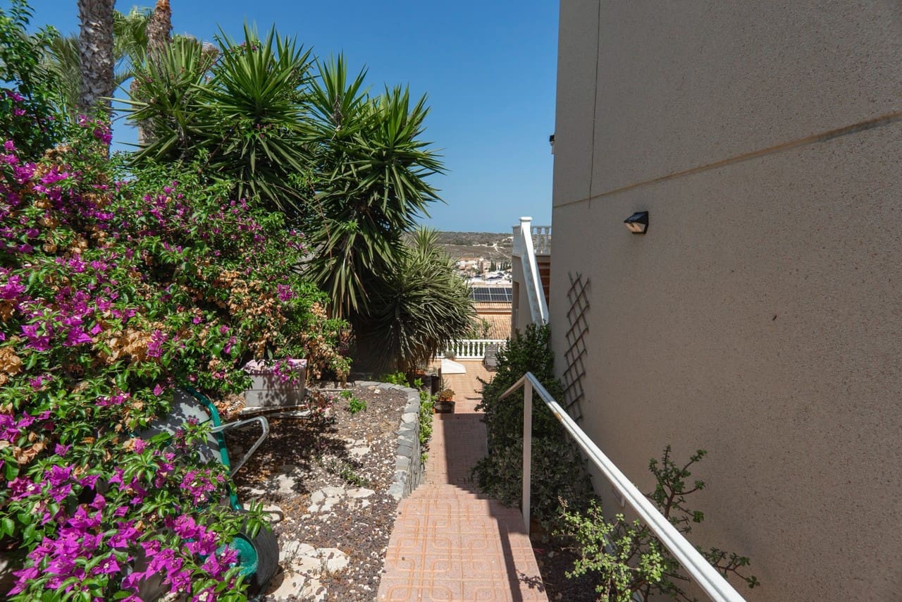 3 bedroom Villa for sale in Ciudad Quesada - € 299,950 (Ref: 9284976)