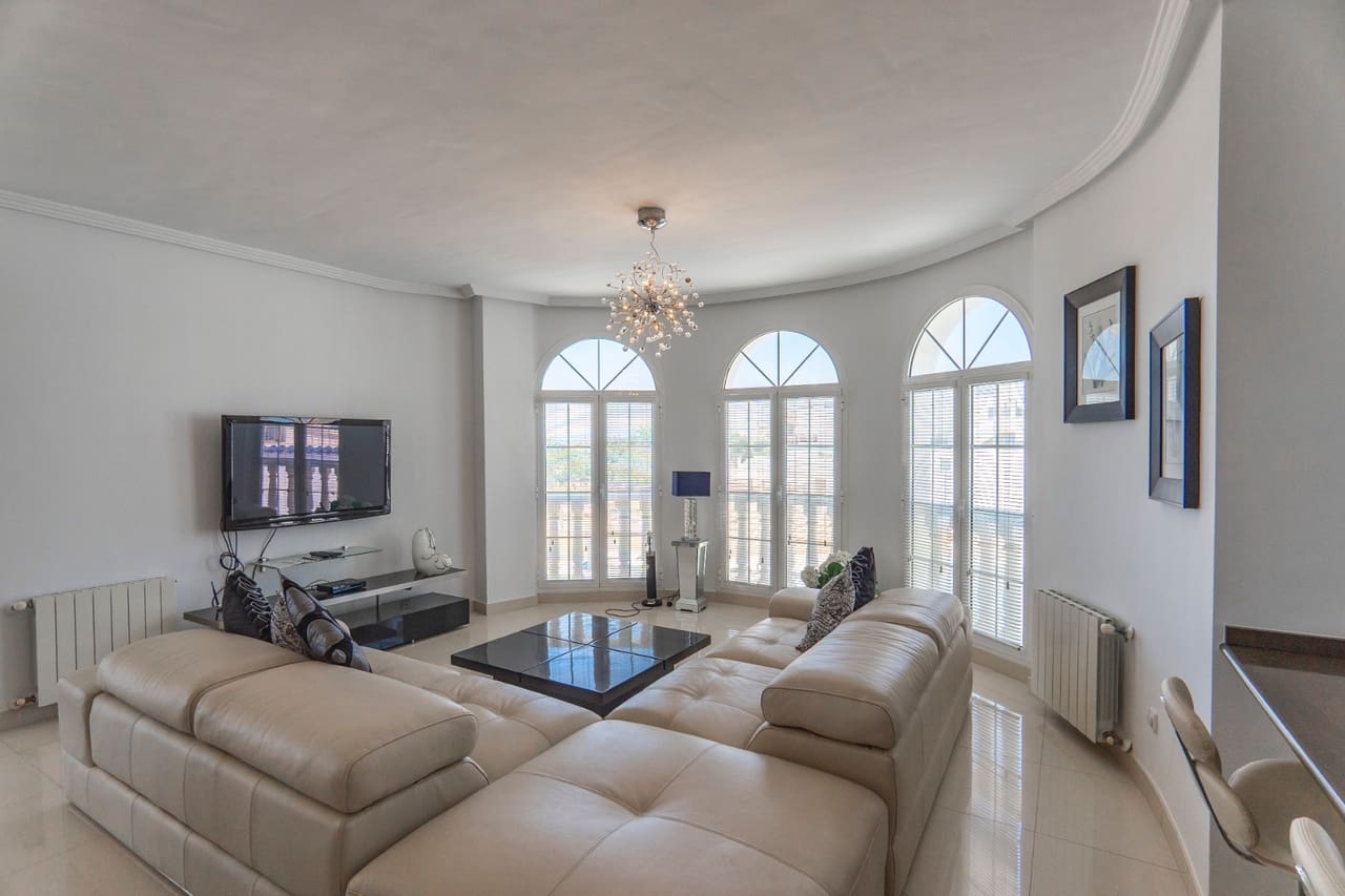 6 bedroom Villa for sale in Ciudad Quesada with pool - € 1,100,000 (Ref: 9284982)