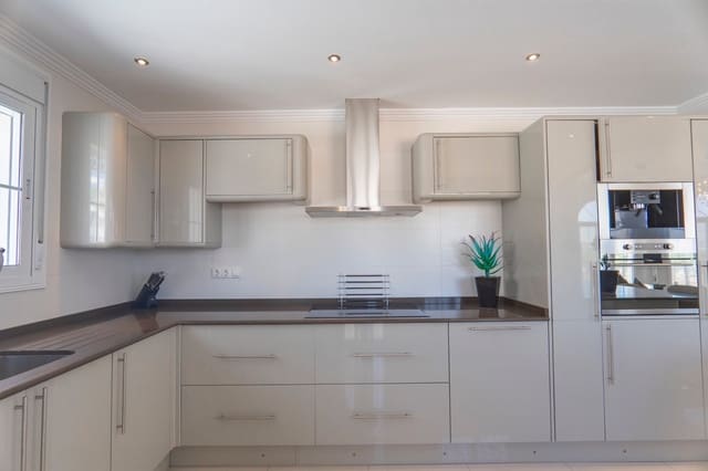 Chalet de 6 habitaciones en Ciudad Quesada, Rojales en venta con piscina - 1.100.000 € (Ref: 9284982)