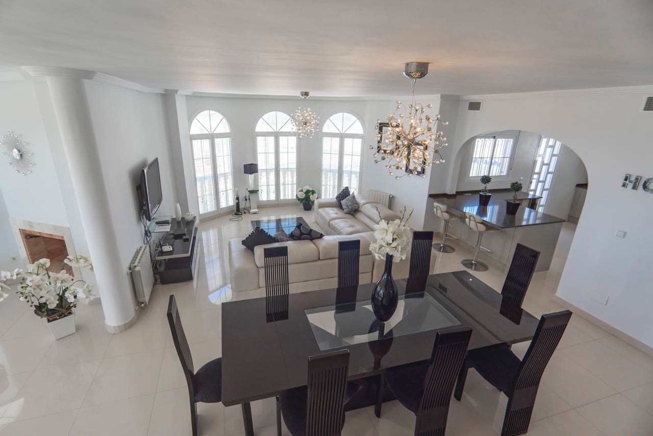 6 bedroom Villa for sale in Ciudad Quesada with pool - € 1,100,000 (Ref: 9284982)