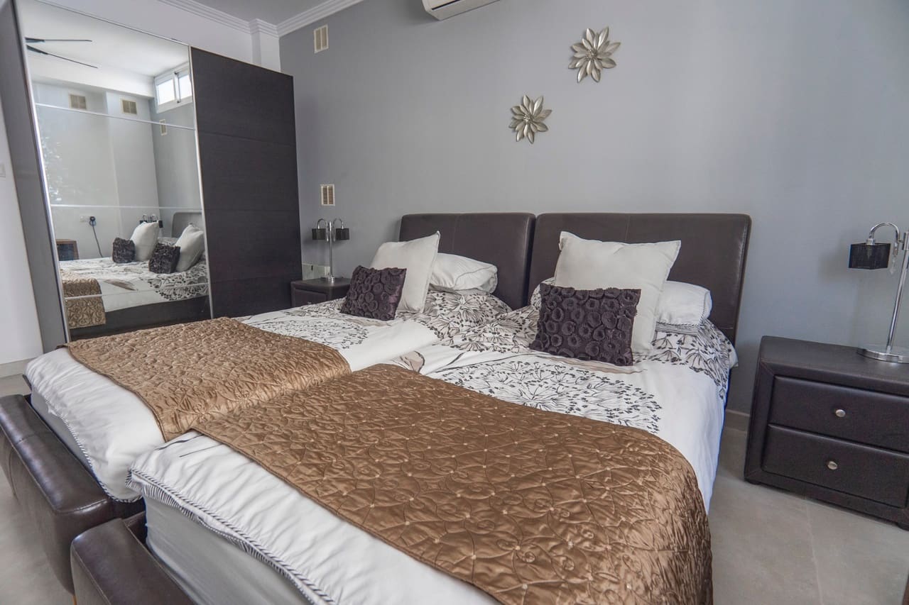 6 bedroom Villa for sale in Ciudad Quesada with pool - € 1,100,000 (Ref: 9284982)