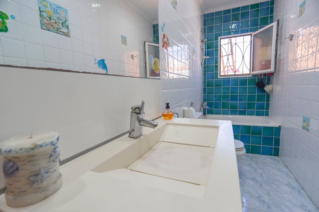 4 makuuhuone Huvila myytävänä paikassa Ciudad Quesada mukana uima-altaan - 415 000 € (Ref: 9284983)