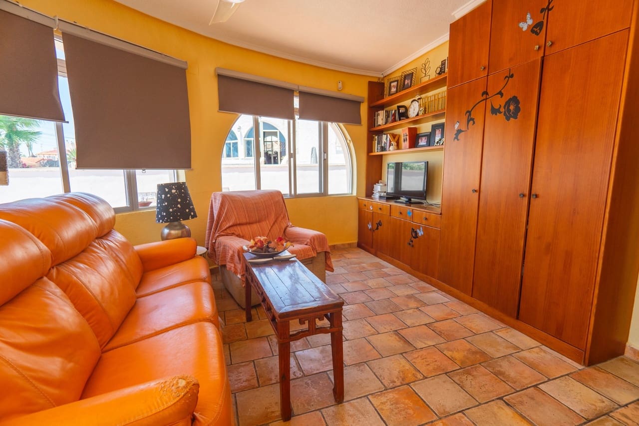 4 makuuhuone Huvila myytävänä paikassa Ciudad Quesada mukana uima-altaan - 415 000 € (Ref: 9284983)