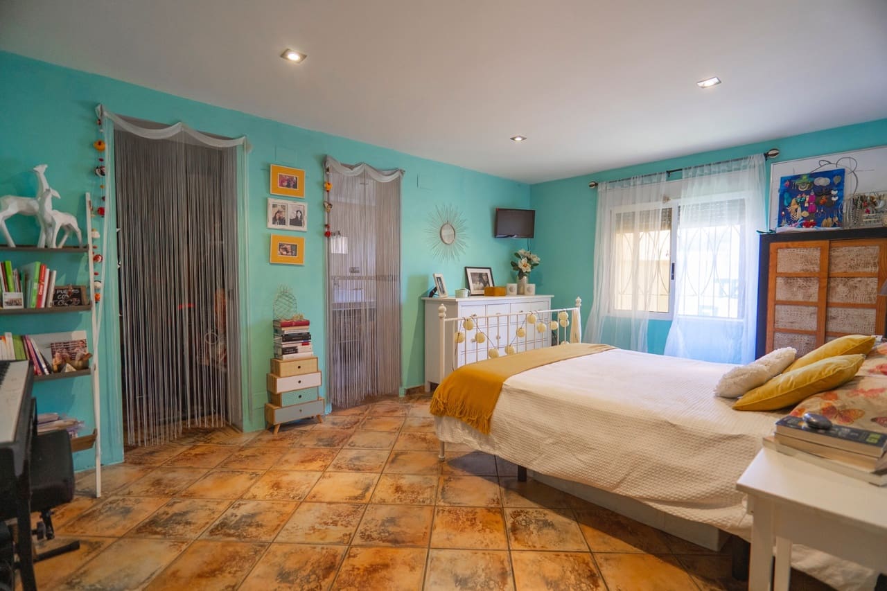 4 makuuhuone Huvila myytävänä paikassa Ciudad Quesada mukana uima-altaan - 415 000 € (Ref: 9284983)