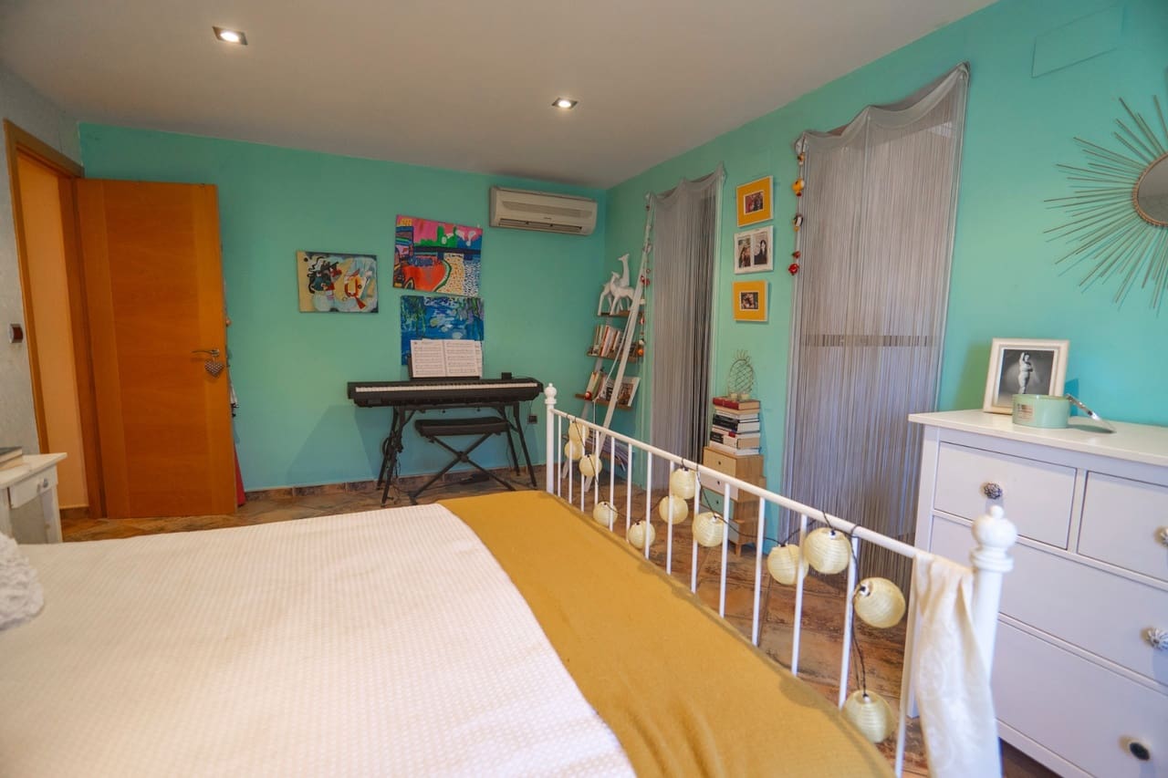 4 makuuhuone Huvila myytävänä paikassa Ciudad Quesada mukana uima-altaan - 415 000 € (Ref: 9284983)