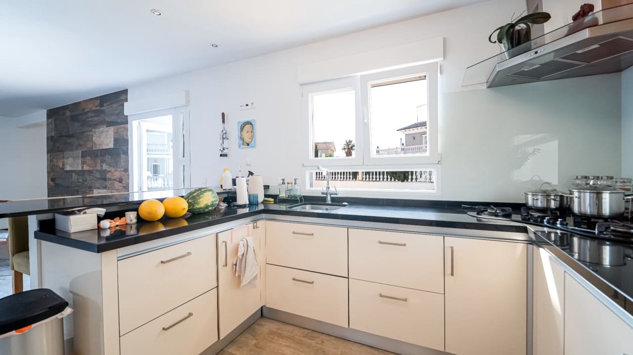 4 makuuhuone Huvila myytävänä paikassa Ciudad Quesada mukana uima-altaan - 549 950 € (Ref: 9284984)