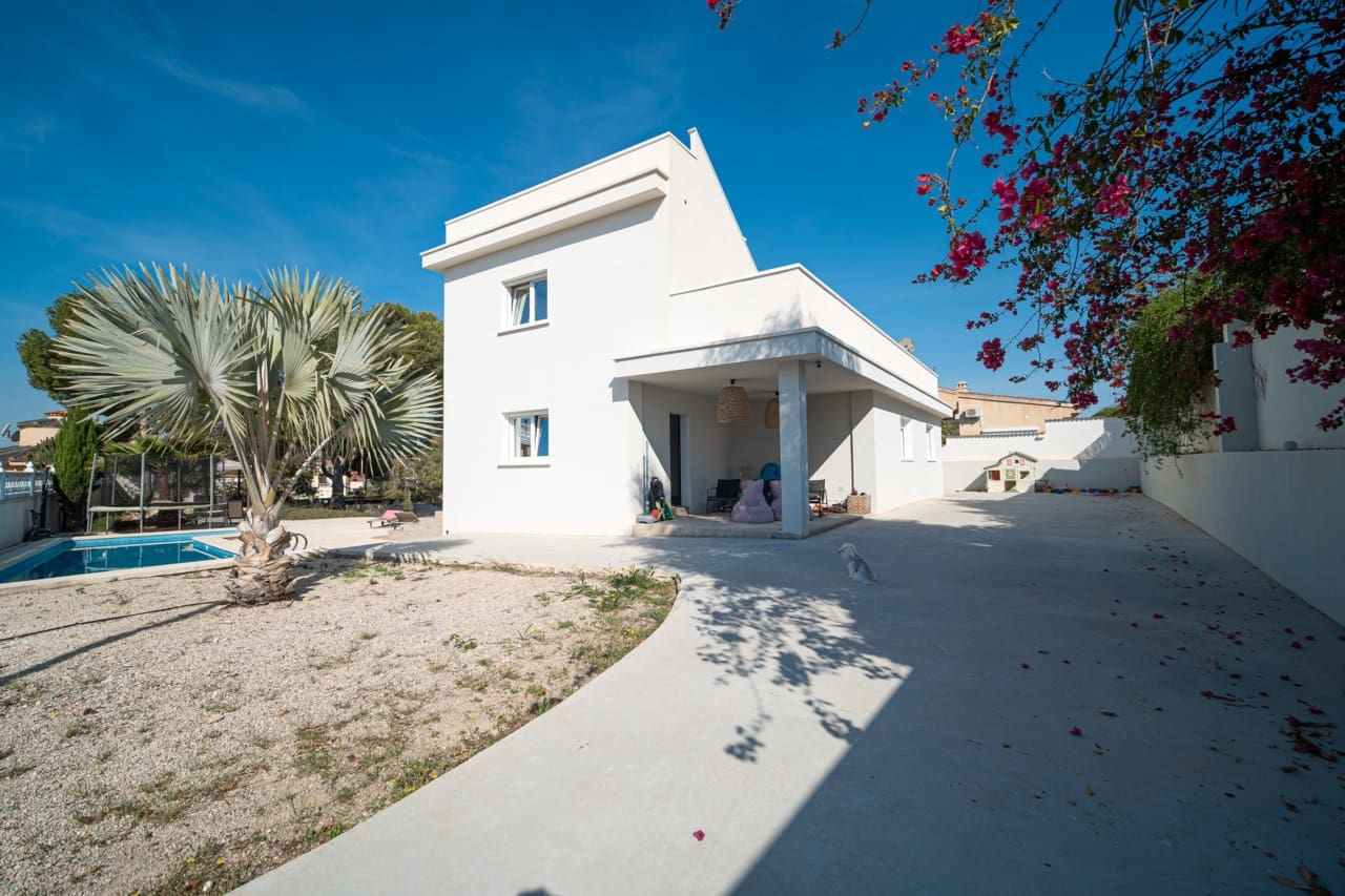 4 makuuhuone Huvila myytävänä paikassa Ciudad Quesada mukana uima-altaan - 549 950 € (Ref: 9284984)