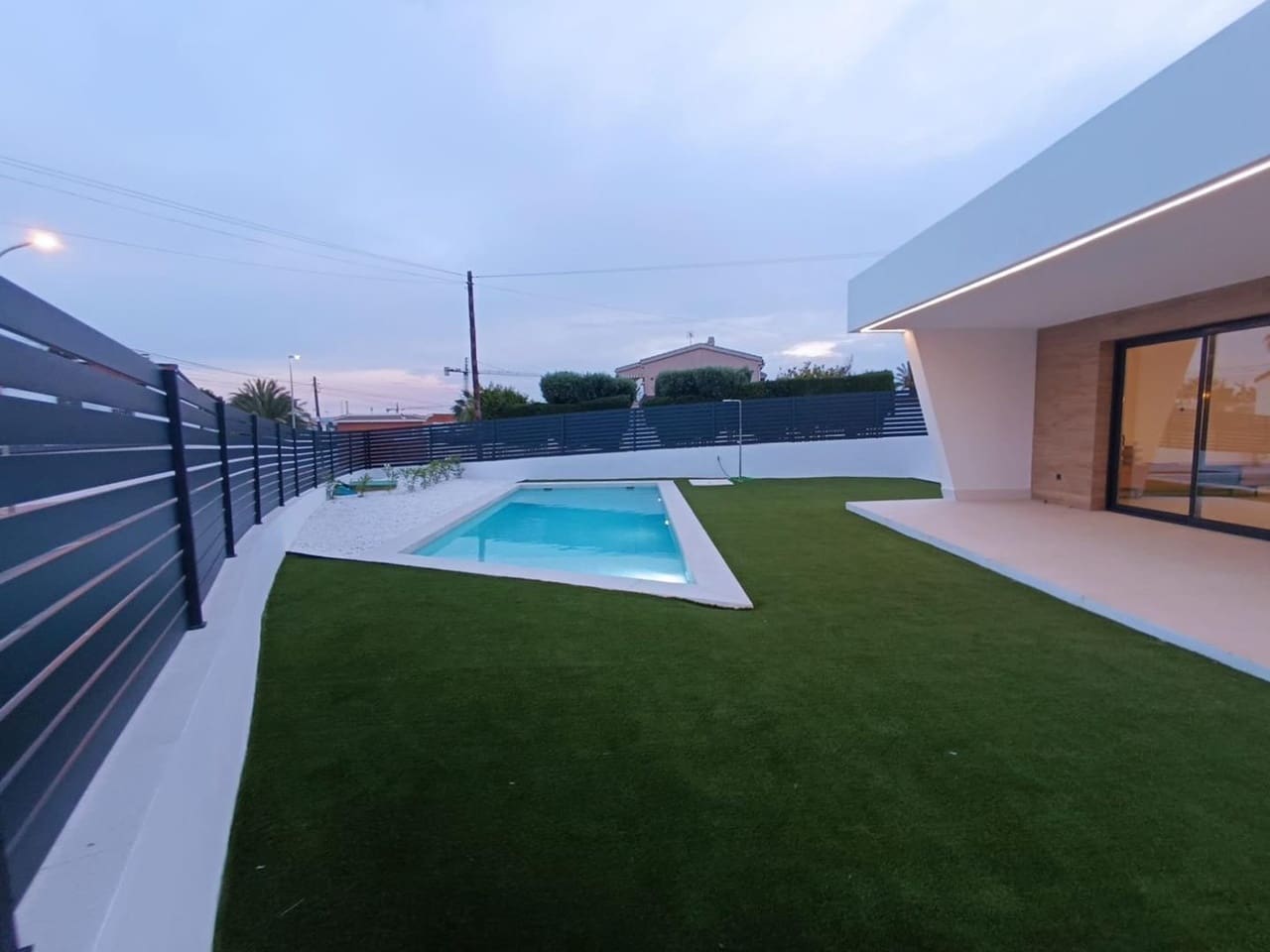 Chalet de 3 habitaciones en Ciudad Quesada en venta con piscina - 690.000 € (Ref: 9284985)