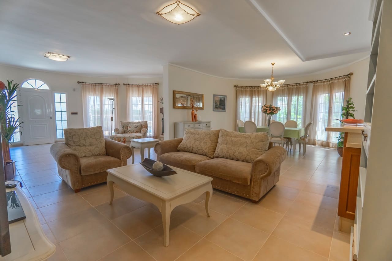 Chalet de 3 habitaciones en Ciudad Quesada en venta con piscina - 749.000 € (Ref: 9284986)