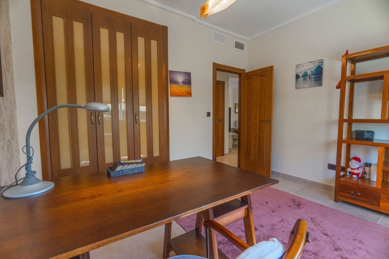 Chalet de 3 habitaciones en Ciudad Quesada en venta con piscina - 749.000 € (Ref: 9284986)