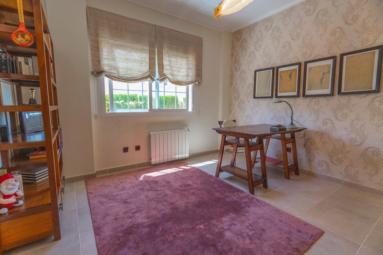 Chalet de 3 habitaciones en Ciudad Quesada en venta con piscina - 749.000 € (Ref: 9284986)