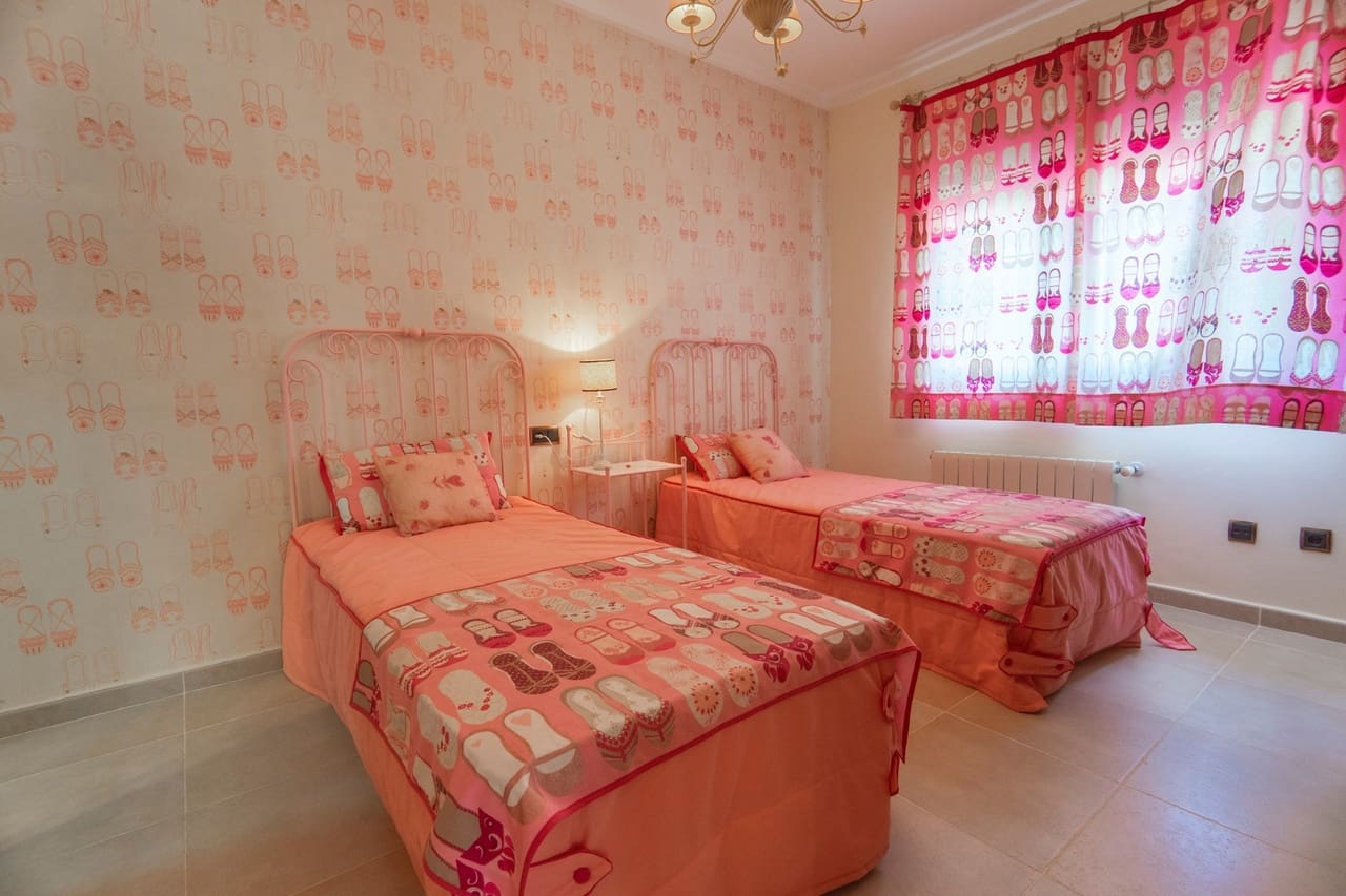 Chalet de 3 habitaciones en Ciudad Quesada en venta con piscina - 749.000 € (Ref: 9284986)