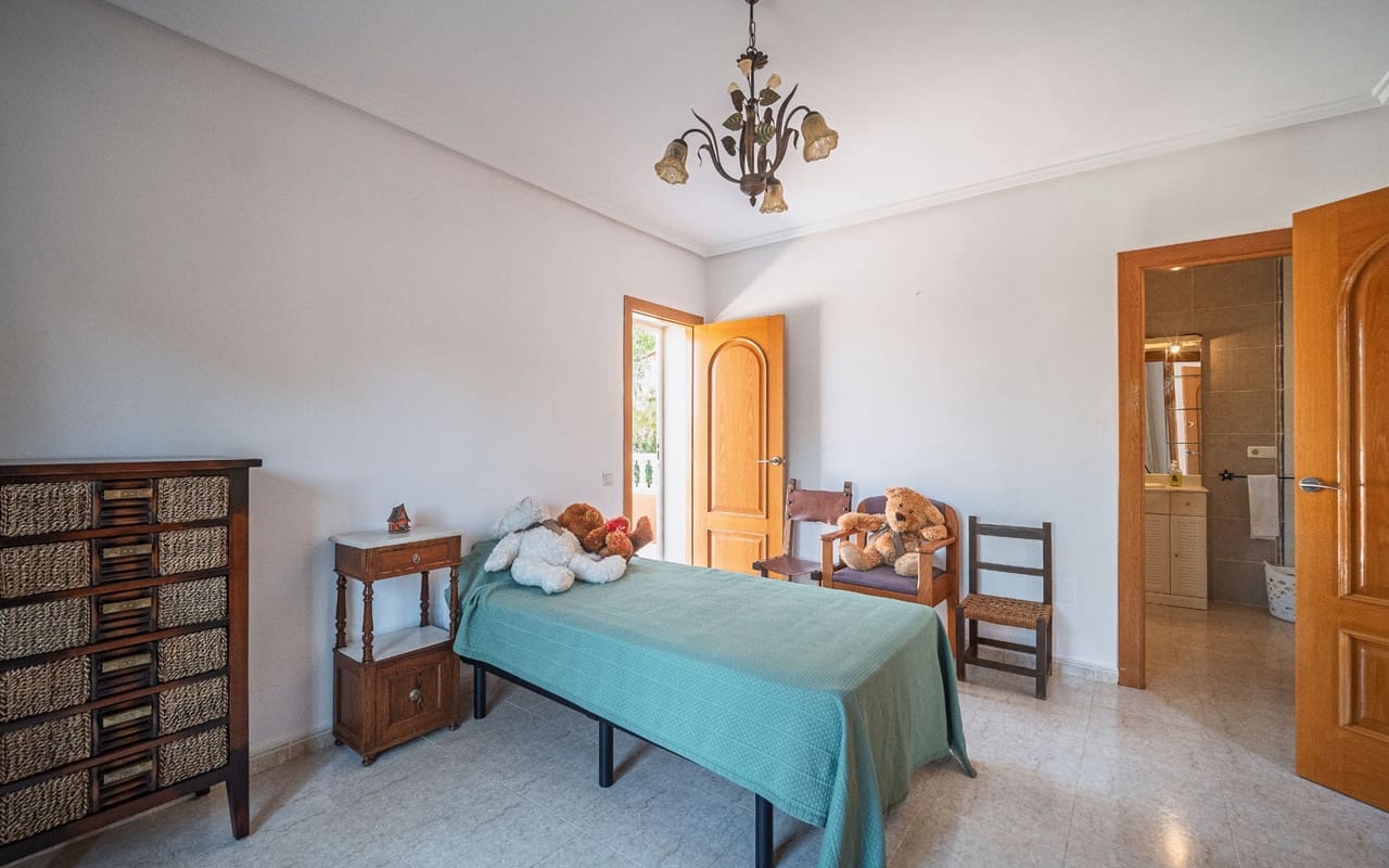 Chalet de 4 habitaciones en Ciudad Quesada en venta con piscina - 1.099.000 € (Ref: 9284987)