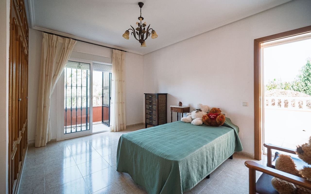 Chalet de 4 habitaciones en Ciudad Quesada en venta con piscina - 1.099.000 € (Ref: 9284987)