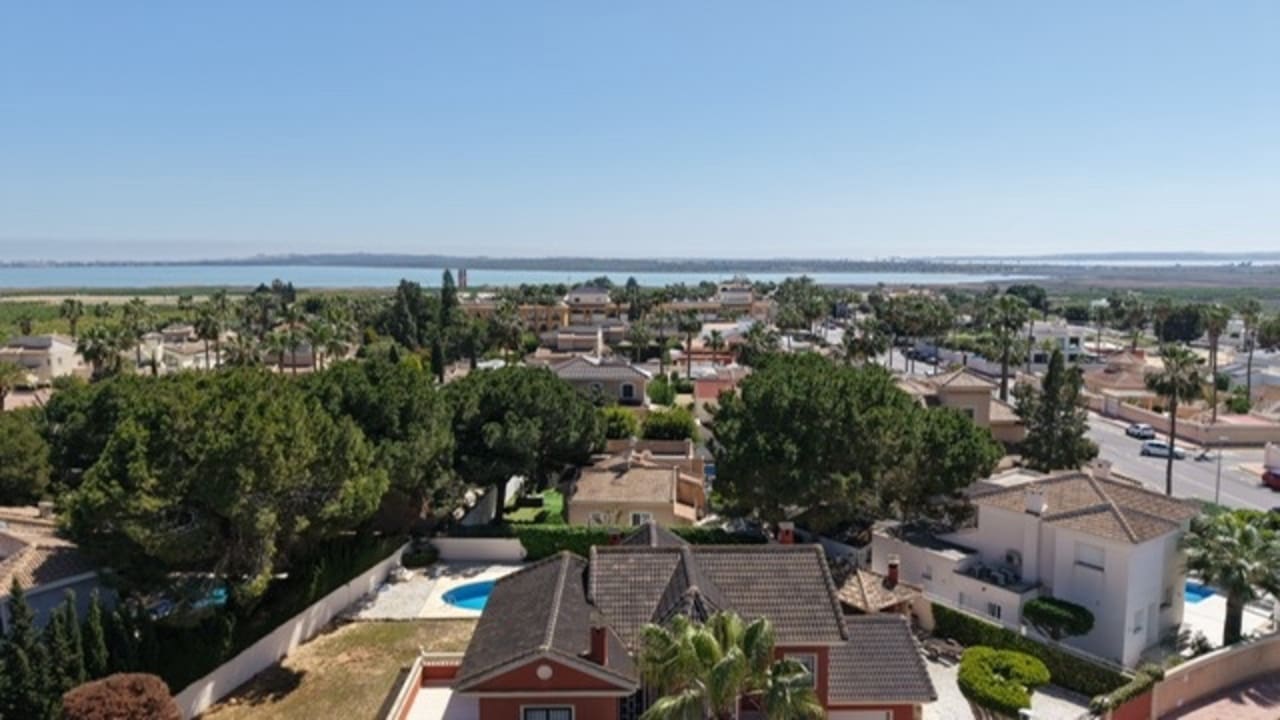 Chalet de 4 habitaciones en Ciudad Quesada en venta con piscina - 1.099.000 € (Ref: 9284987)