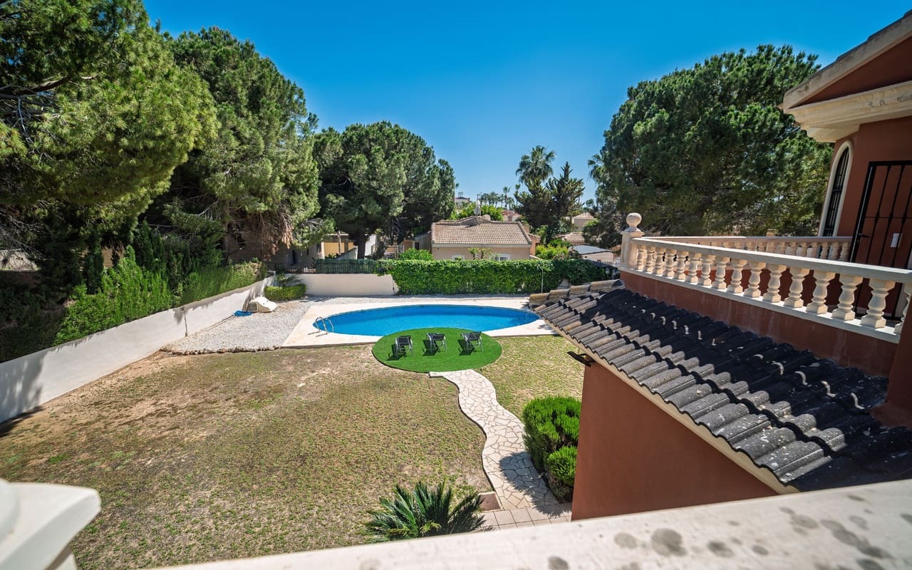 Chalet de 4 habitaciones en Ciudad Quesada en venta con piscina - 1.099.000 € (Ref: 9284987)