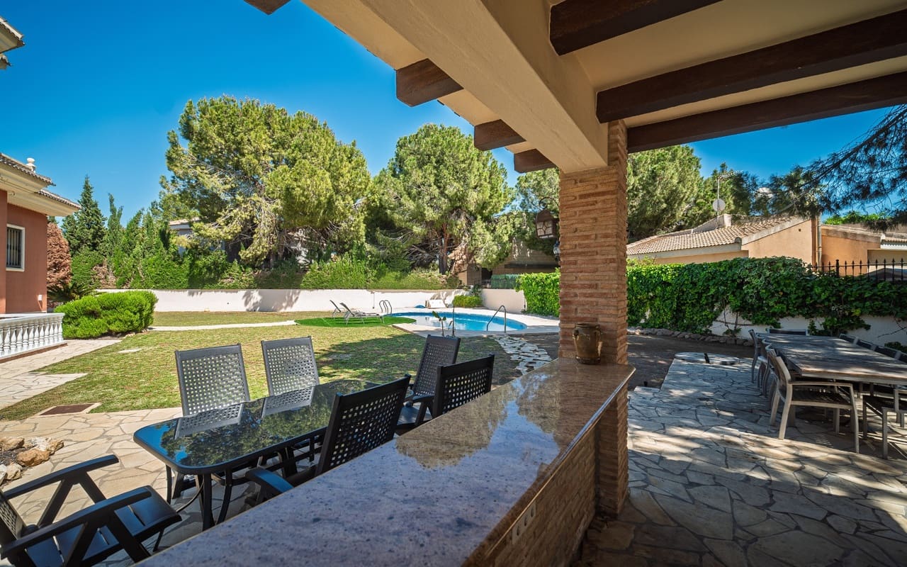 Chalet de 4 habitaciones en Ciudad Quesada en venta con piscina - 1.099.000 € (Ref: 9284987)