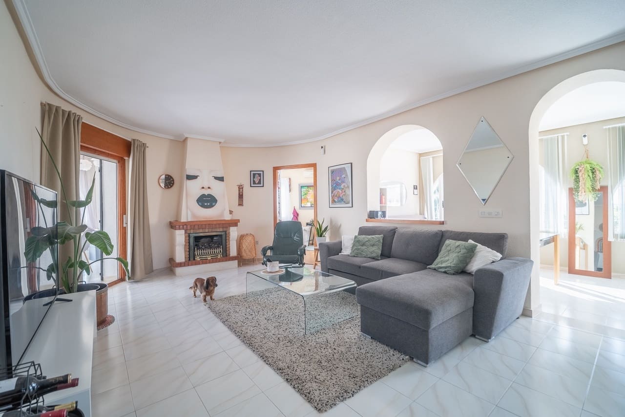 4 bedroom Villa for sale in Ciudad Quesada with pool - € 530,000 (Ref: 9284995)