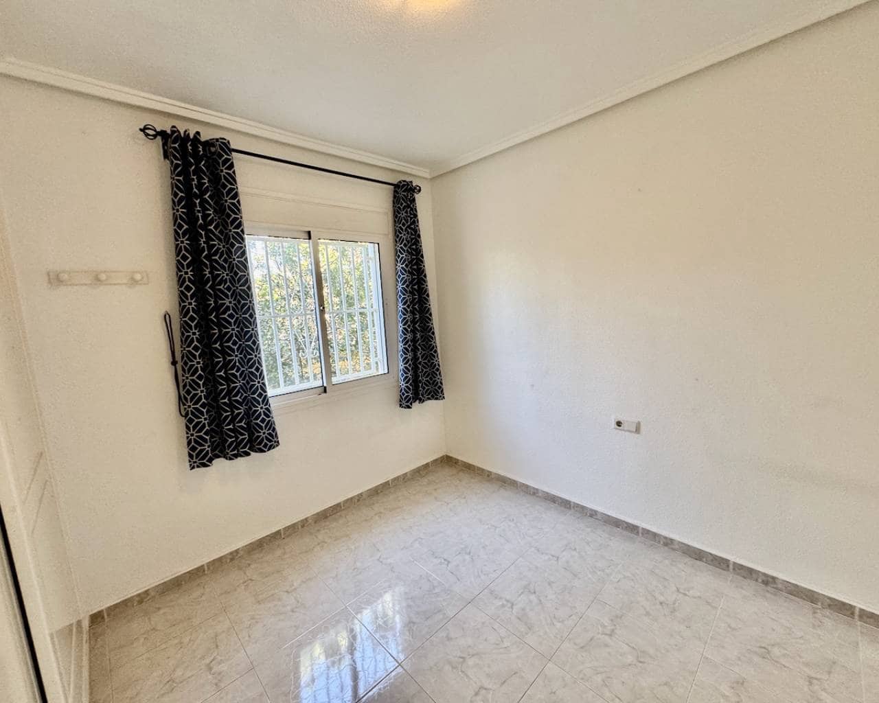 Chalet de 4 habitaciones en Ciudad Quesada en venta con piscina - 375.000 € (Ref: 9285000)