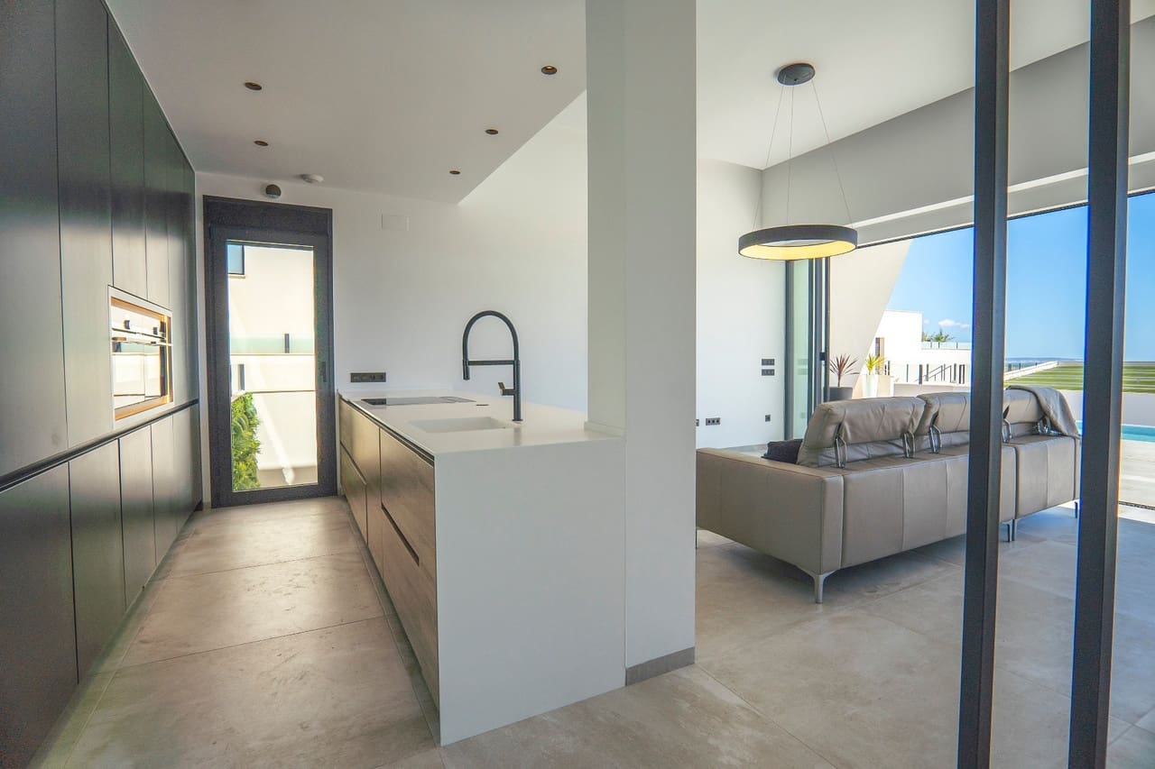 Chalet de 5 habitaciones en Ciudad Quesada en venta con piscina - 795.000 € (Ref: 9285005)