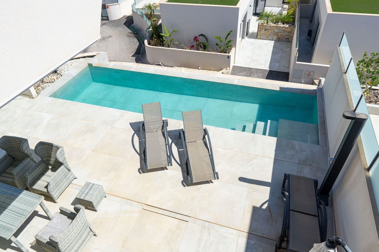 4 slaapkamer Villa te koop in Ciudad Quesada met zwembad - € 499.000 (Ref: 9285008)