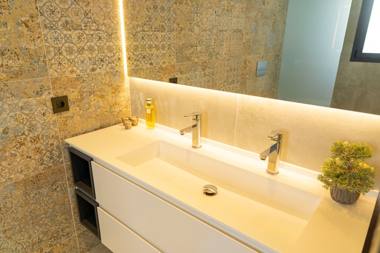 4 slaapkamer Villa te koop in Ciudad Quesada met zwembad - € 499.000 (Ref: 9285008)