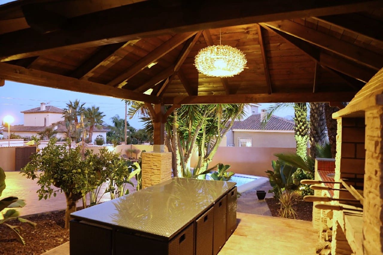 4 chambre Villa/Maison à vendre à Ciudad Quesada avec piscine - 895 000 € (Ref: 9285009)