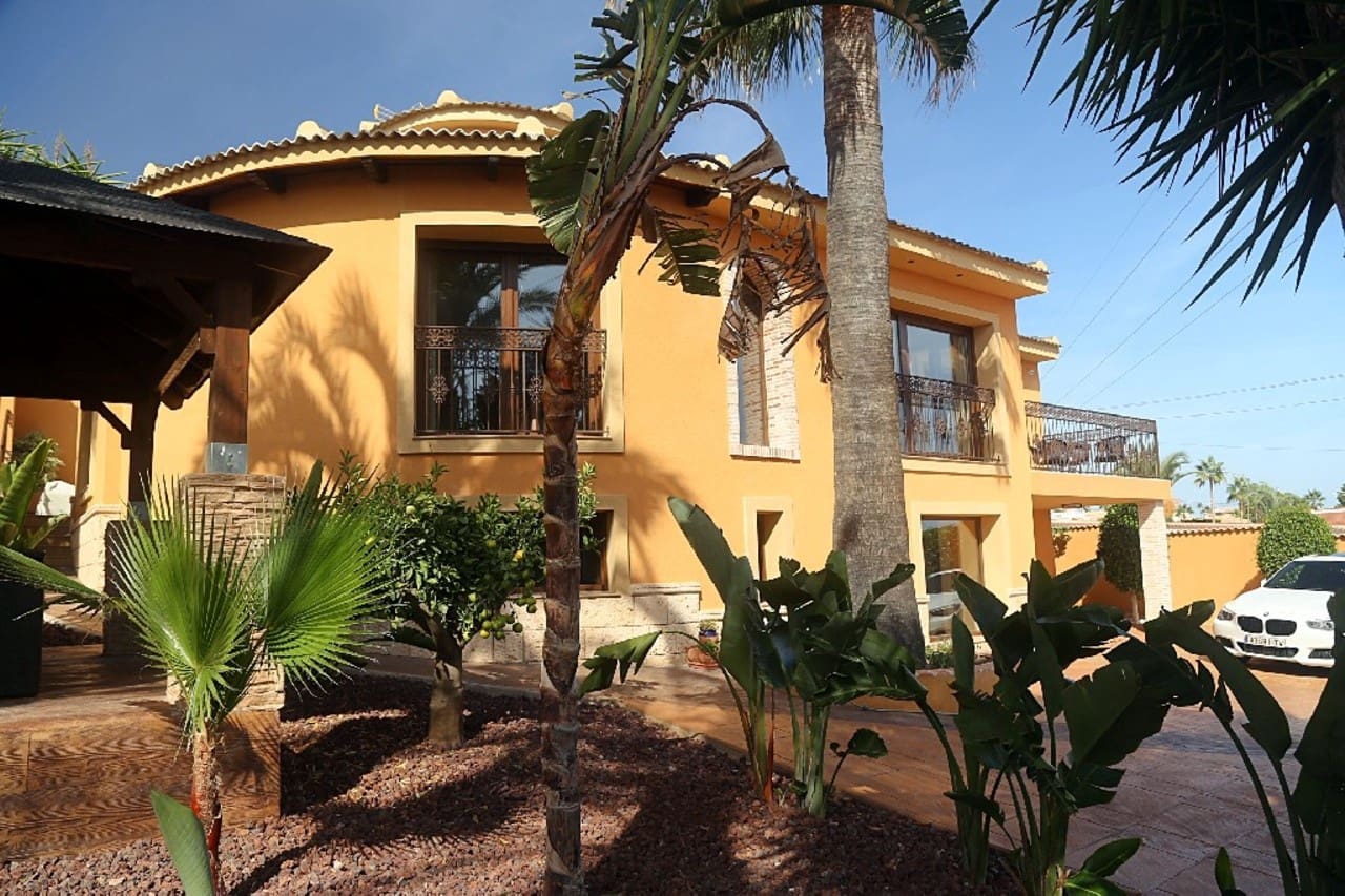 4 chambre Villa/Maison à vendre à Ciudad Quesada avec piscine - 895 000 € (Ref: 9285009)