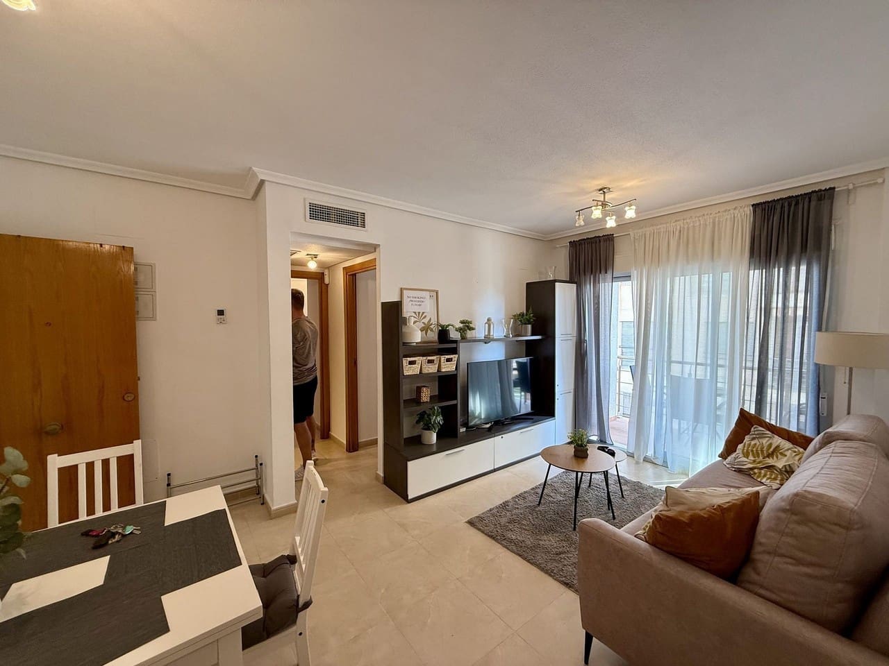 2 bedroom Apartment for sale in Torrevieja - € 169,000 (Ref: 9285013)