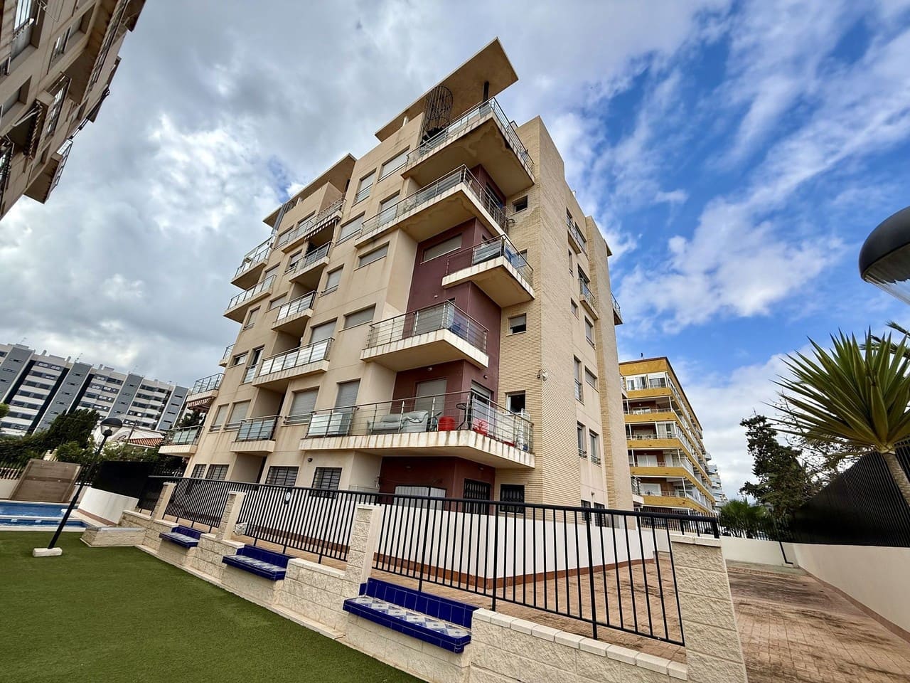 2 bedroom Apartment for sale in Torrevieja - € 169,000 (Ref: 9285013)