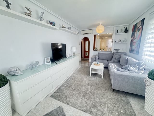 4 soveværelse Villa til salg i Villamartin, Orihuela med swimmingpool - € 379.000 (Ref: 9287529)