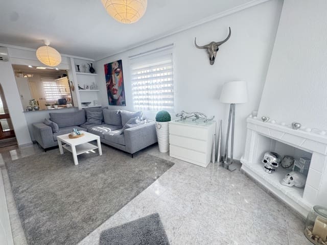 4 soveværelse Villa til salg i Villamartin, Orihuela med swimmingpool - € 379.000 (Ref: 9287529)