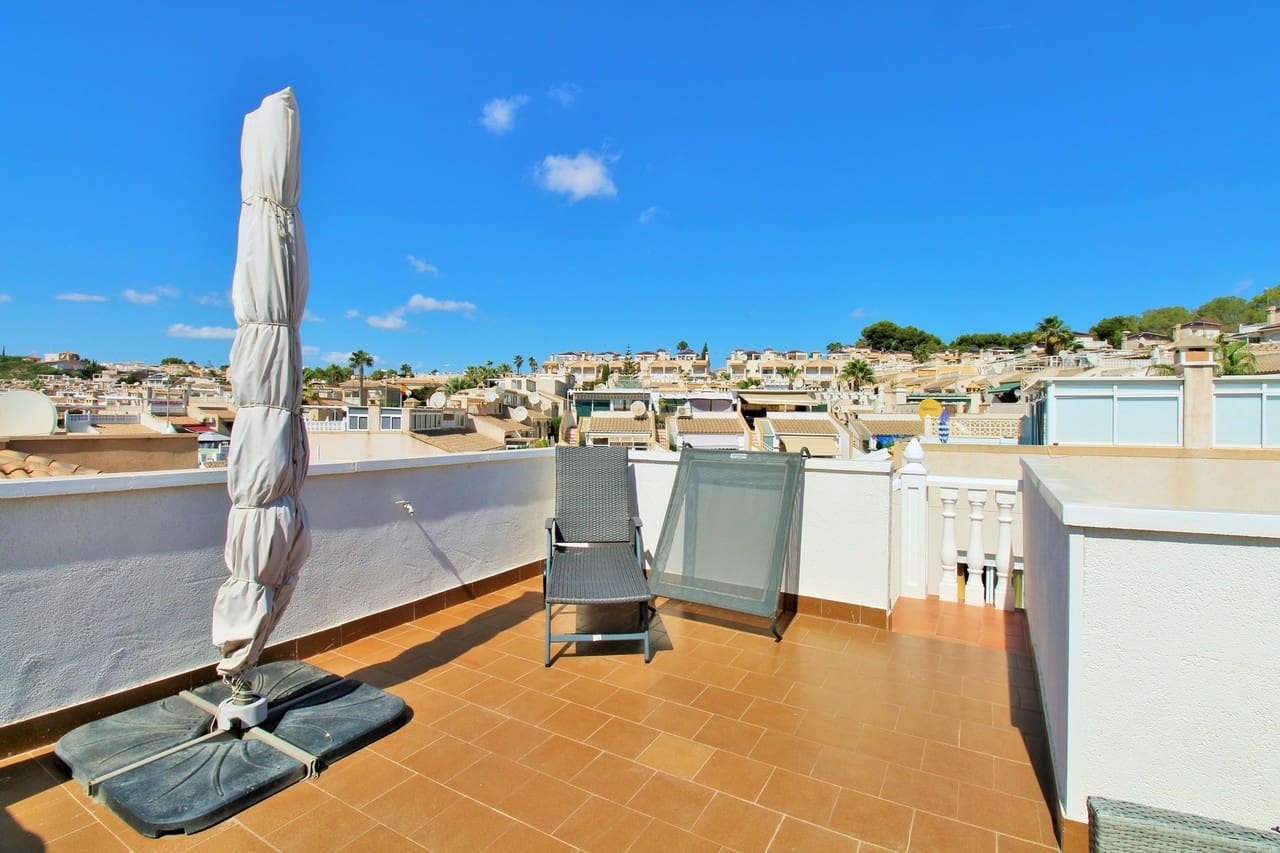 4 Zimmer Villa zu verkaufen in Villamartin mit Pool - 379.000 € (Ref: 9297184)