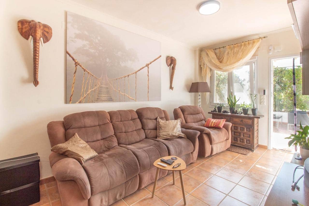 Casa de 2 habitaciones en Pilar de la Horadada en venta con piscina - 229.900 € (Ref: 9300724)