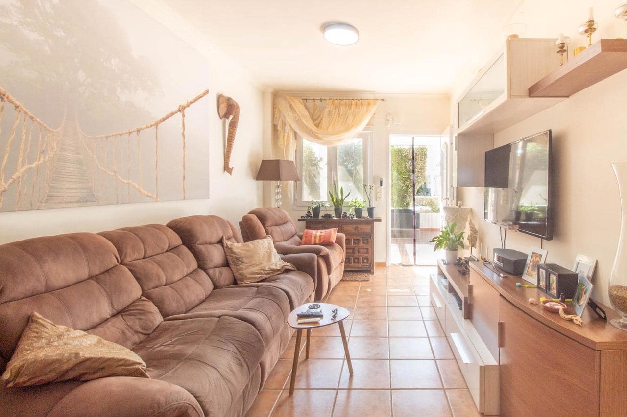 Casa de 2 habitaciones en Pilar de la Horadada en venta con piscina - 229.900 € (Ref: 9300724)