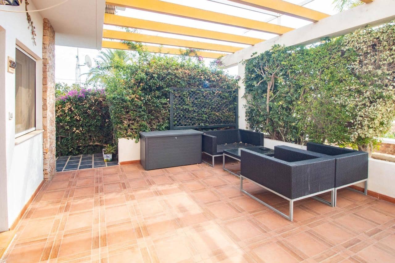 Casa de 2 habitaciones en Pilar de la Horadada en venta con piscina - 229.900 € (Ref: 9300724)