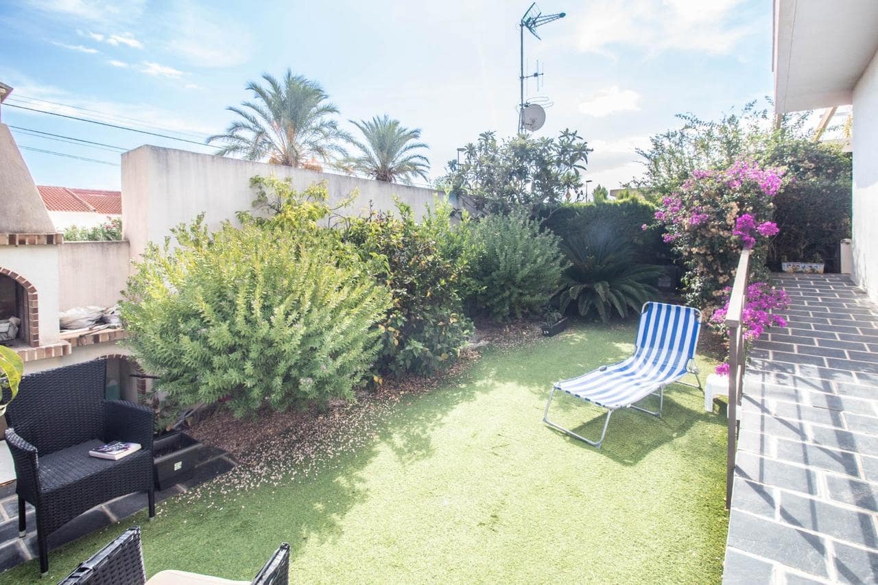 Casa de 2 habitaciones en Pilar de la Horadada en venta con piscina - 229.900 € (Ref: 9300724)