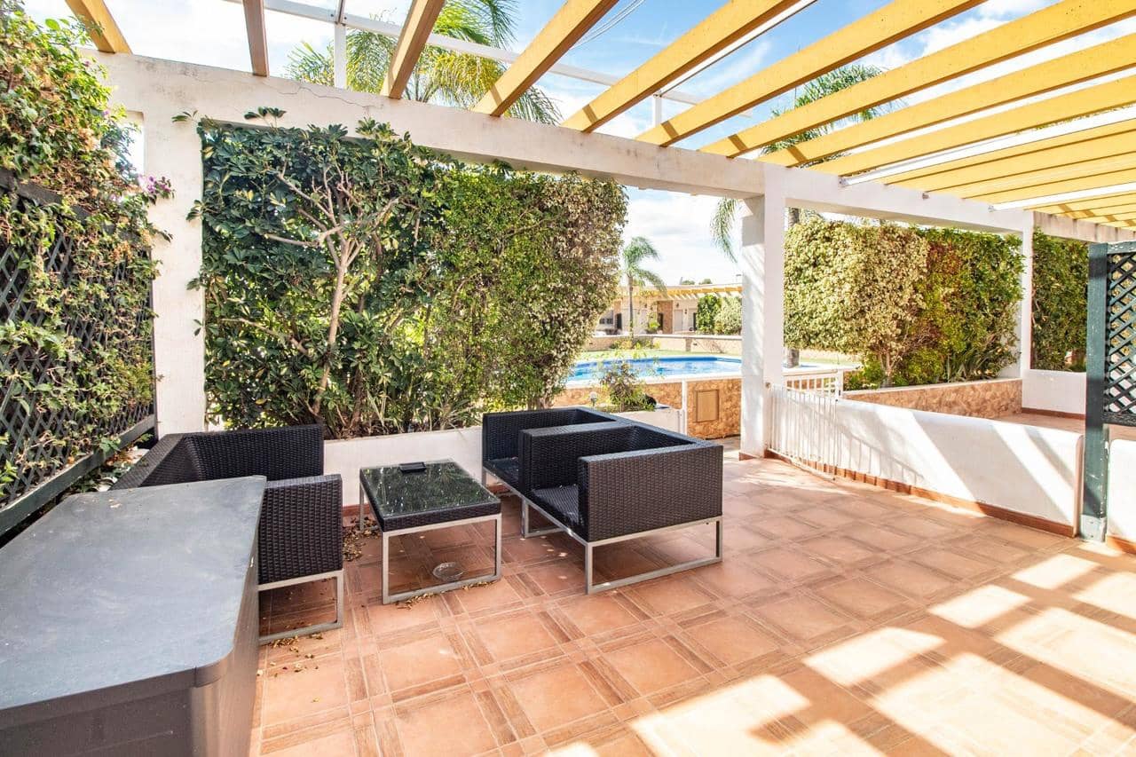 Casa de 2 habitaciones en Pilar de la Horadada en venta con piscina - 229.900 € (Ref: 9300724)