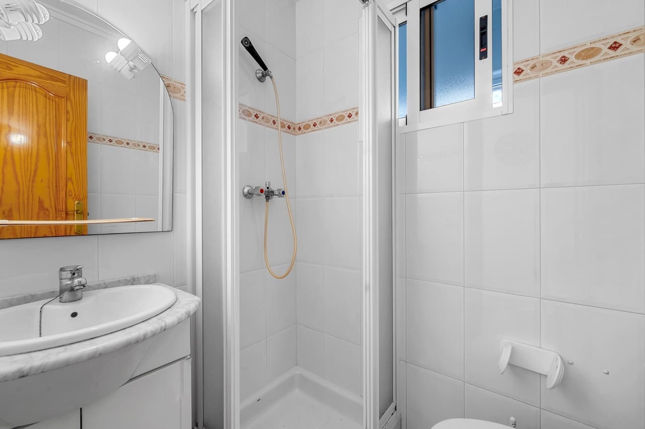3 soveværelse Lejlighed til salg i Torrevieja med garage - € 475.000 (Ref: 9305084)