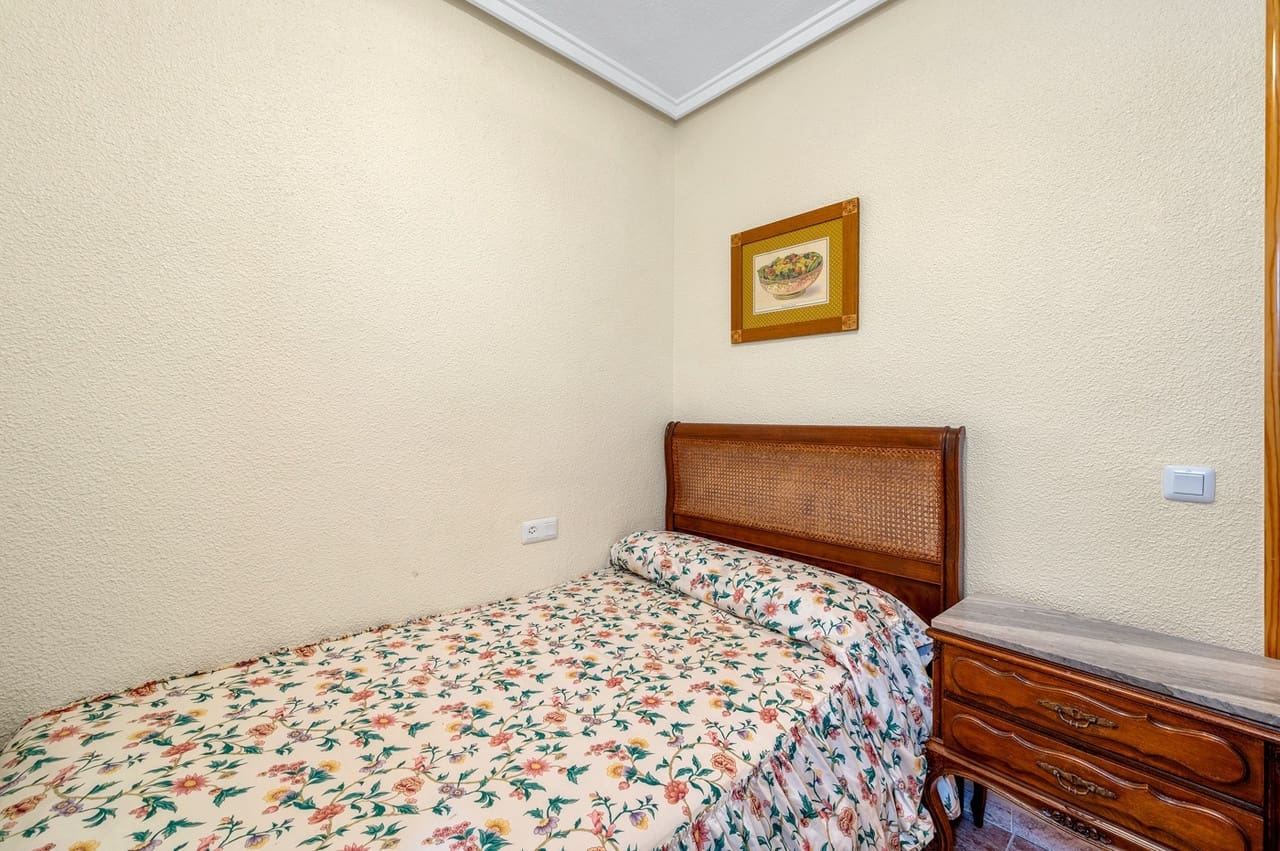 3 soveværelse Lejlighed til salg i Torrevieja med garage - € 475.000 (Ref: 9305084)