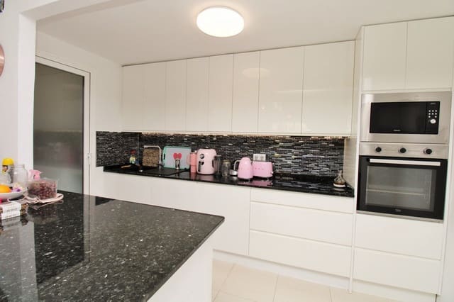 2 slaapkamer Appartement te koop in Playa Flamenca, Orihuela met zwembad - € 215.000 (Ref: 9310575)