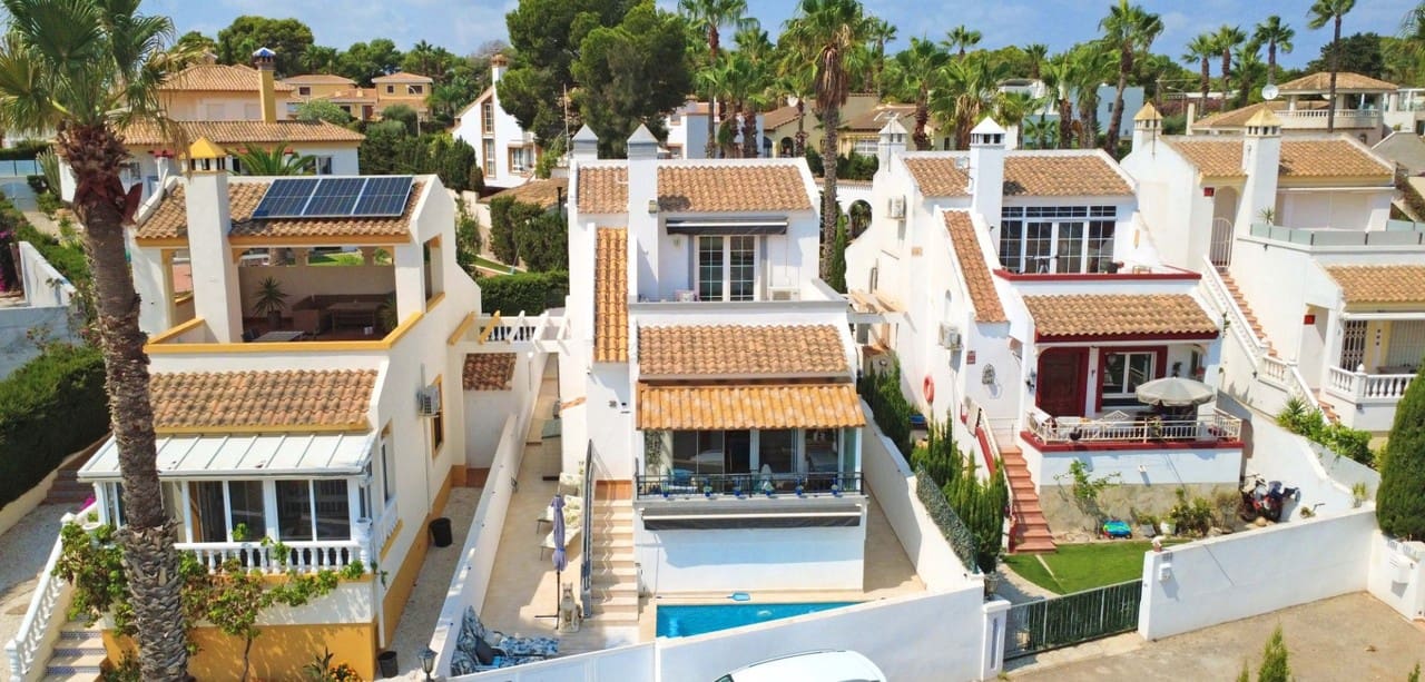 2 bedroom Villa for sale in Orihuela Costa - € 449,900 (Ref: 9317366)