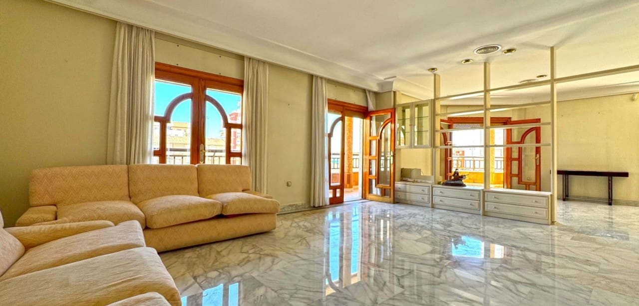 Apartamento de 6 habitaciones en San Pedro del Pinatar en venta - 415.000 € (Ref: 9317373)