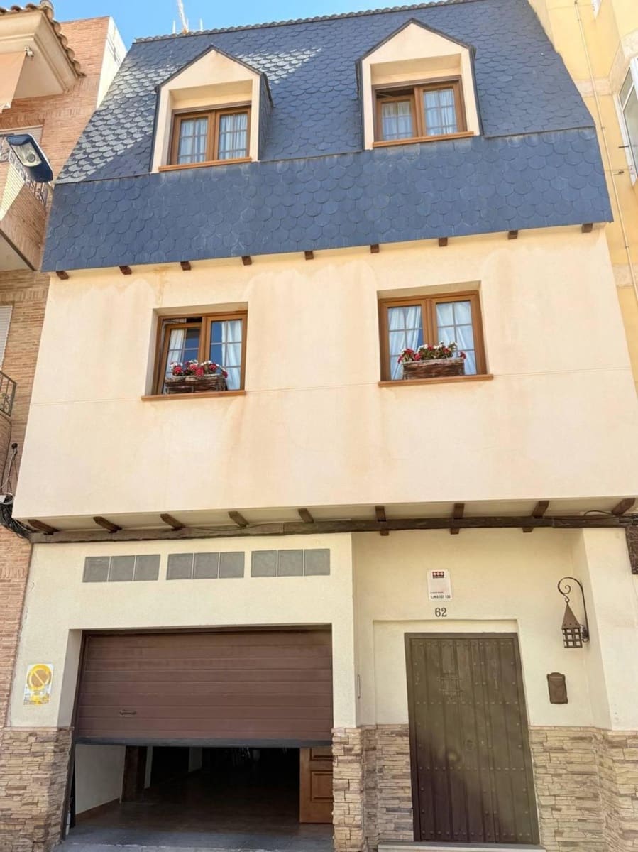 4 chambre Maison de Ville à vendre à Torrevieja - 365 000 € (Ref: 9317381)