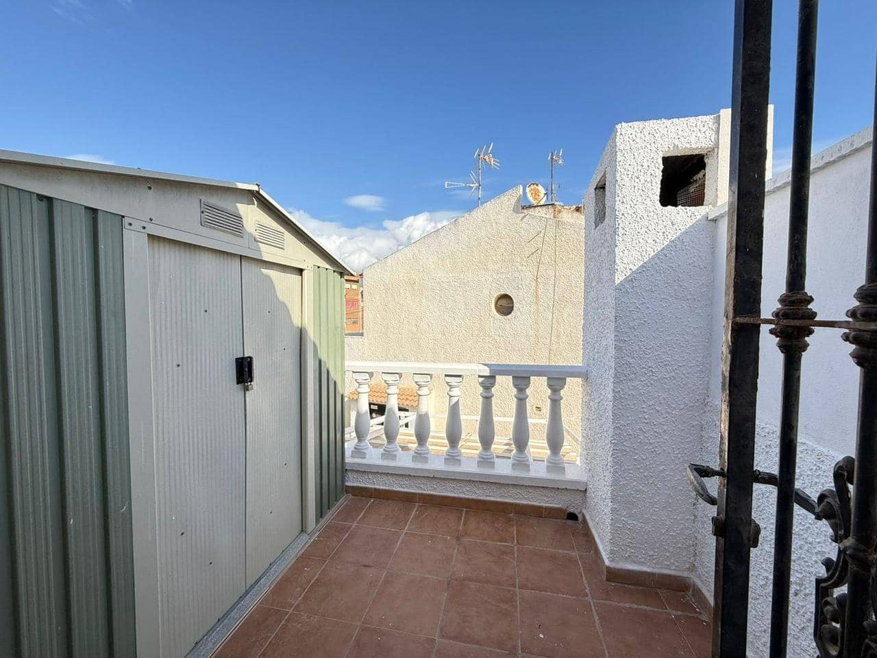 2 bedroom Townhouse for sale in Torrevieja with pool - € 176,900 (Ref: 9317432)