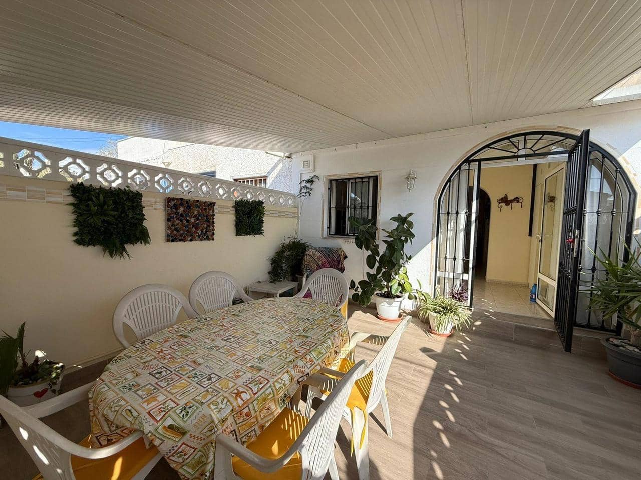 2 bedroom Townhouse for sale in Torrevieja with pool - € 176,900 (Ref: 9317432)