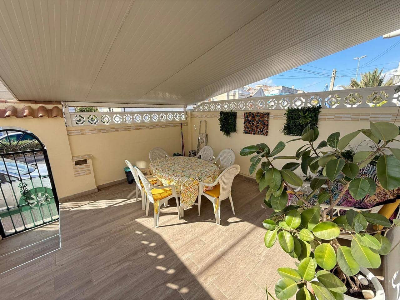 2 bedroom Townhouse for sale in Torrevieja with pool - € 176,900 (Ref: 9317432)