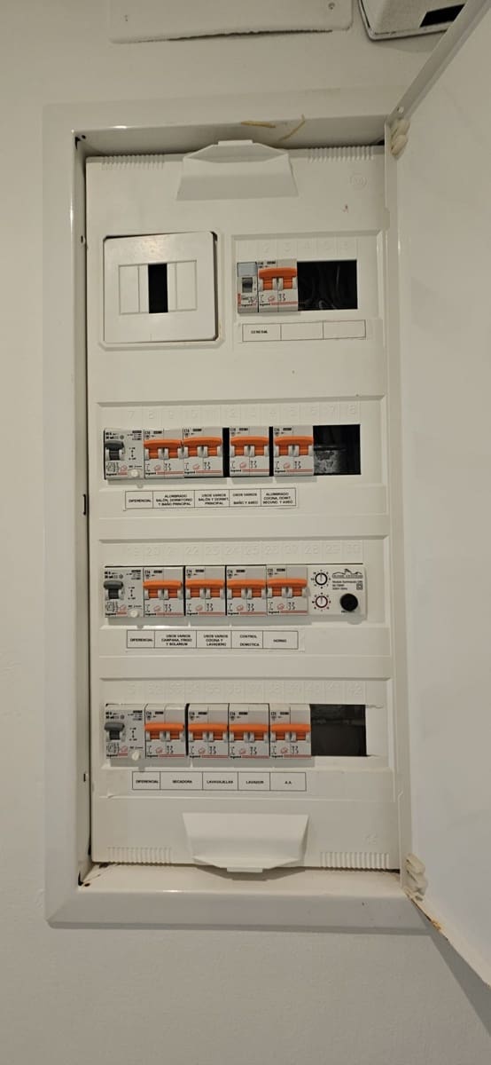 2 bedroom Apartment for sale in Los Alcazares - € 159,900 (Ref: 9317457)