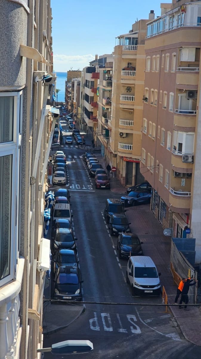 2 makuuhuone Huoneisto myytävänä paikassa Torrevieja - 122 000 € (Ref: 9317468)