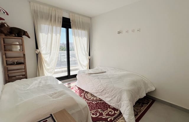 Ático de 2 habitaciones en Mil Palmeras, Pilar de la Horadada en venta - 225.000 € (Ref: 9322526)